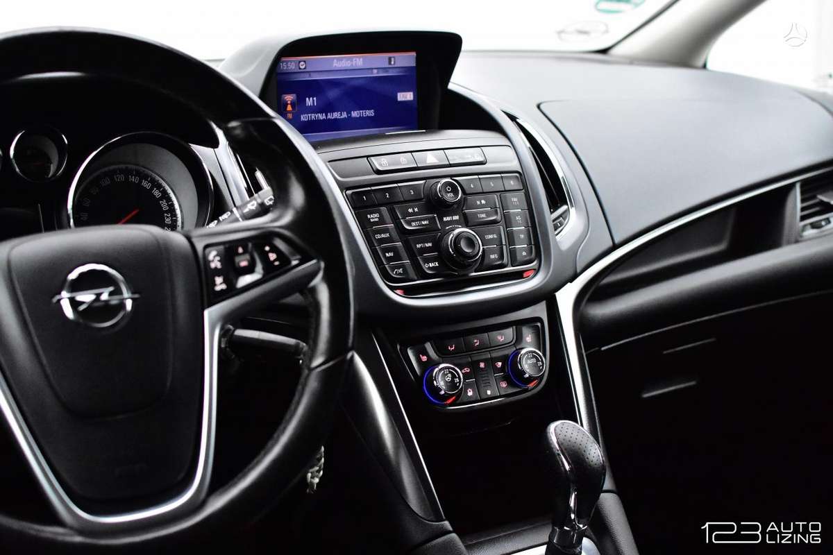 Opel Zafira 2012 — photo 28