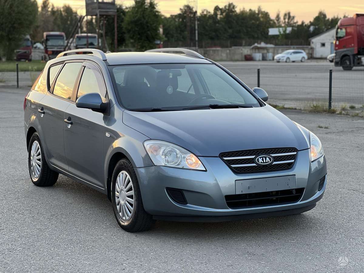 Kia Ceed 2009 — салон