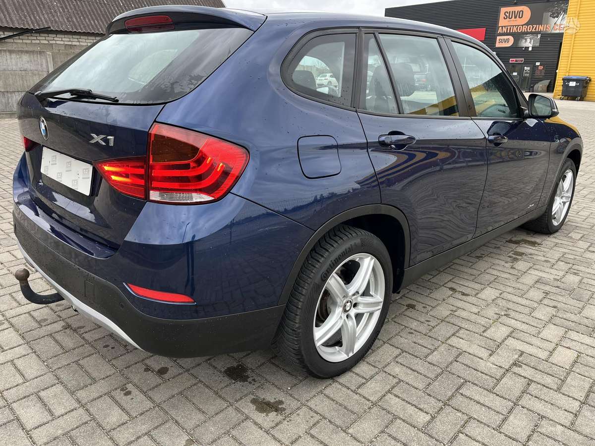 BMW X1 2013 — interior