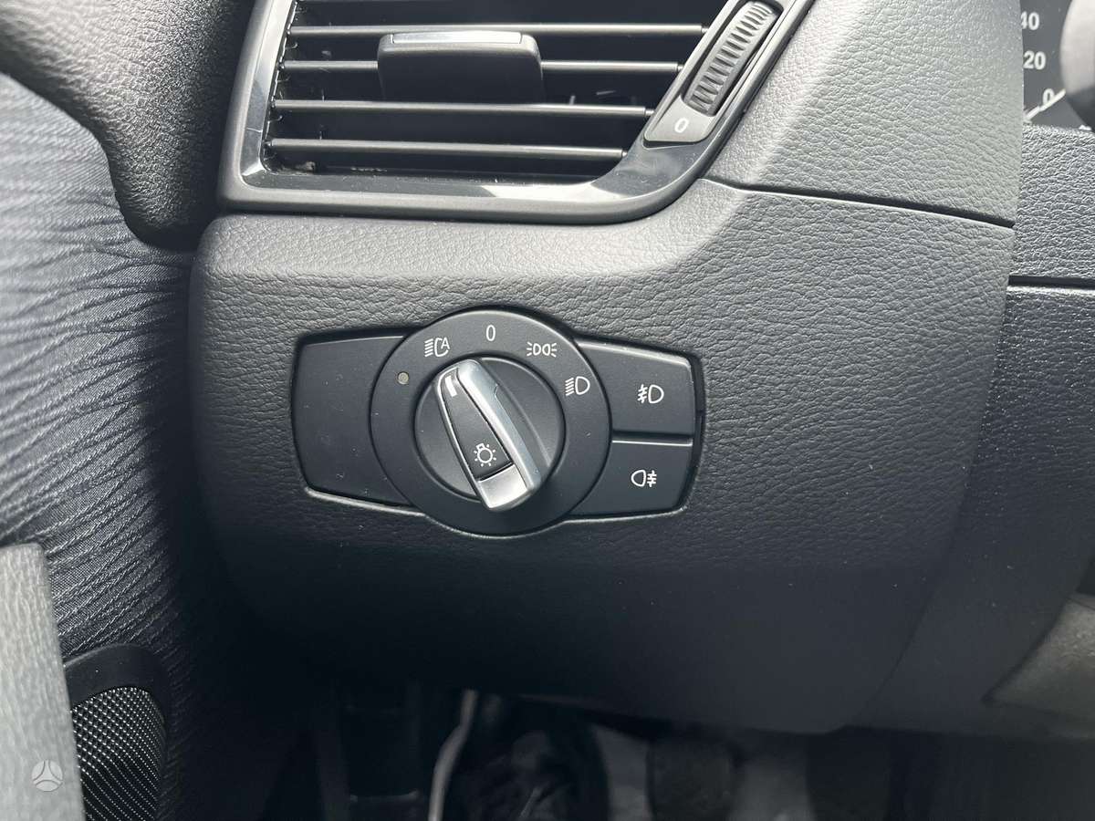 BMW X1 2013 — photo 30