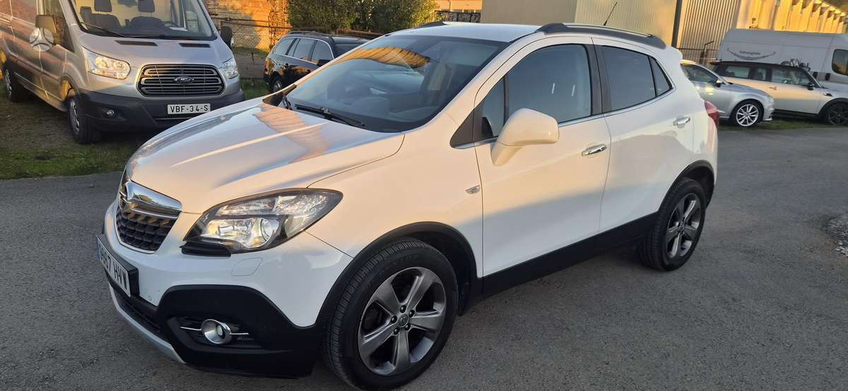 Opel Mokka 2014 — rear view