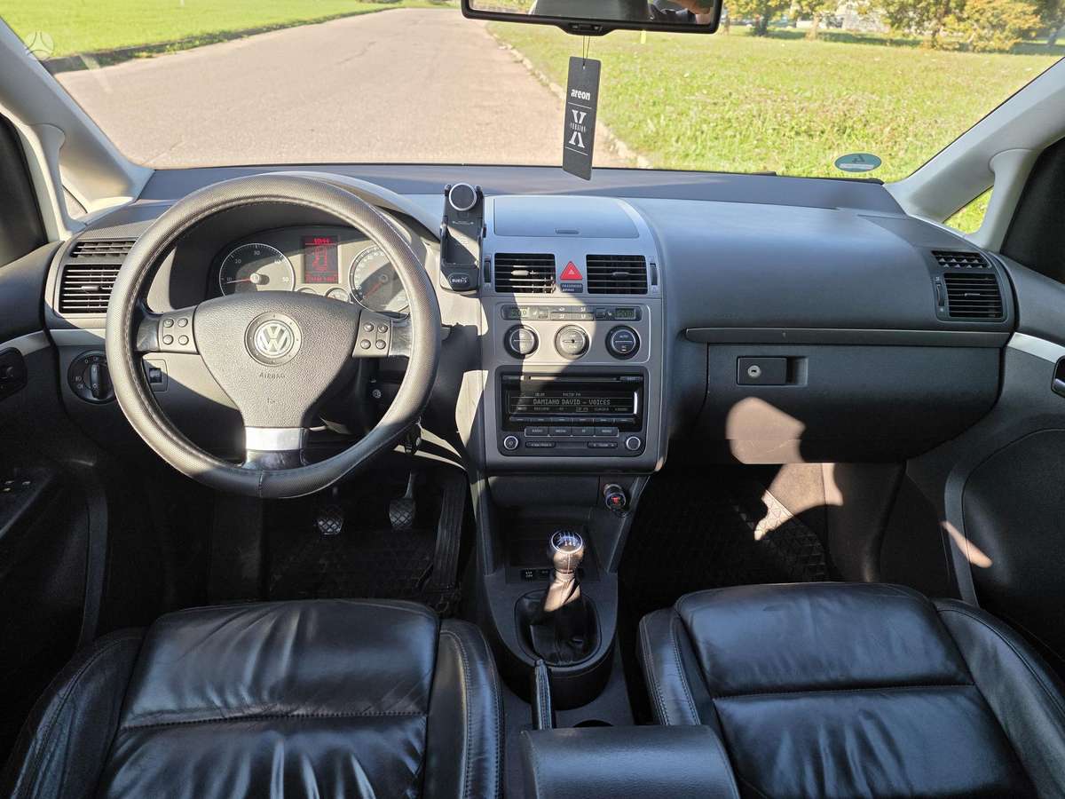Volkswagen Touran 2007 — photo 12