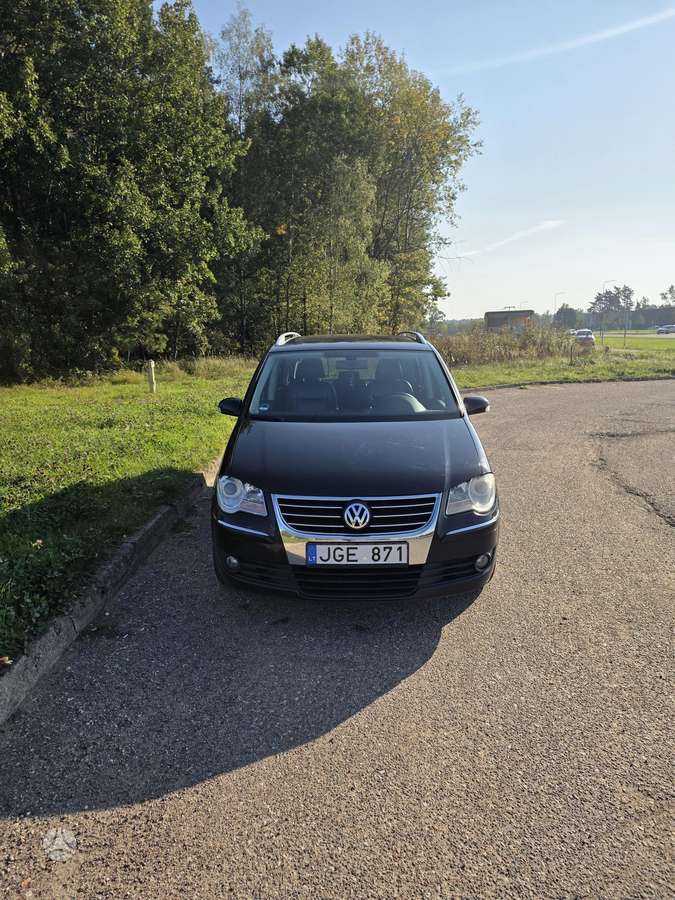 Volkswagen Touran 2007 — rear view