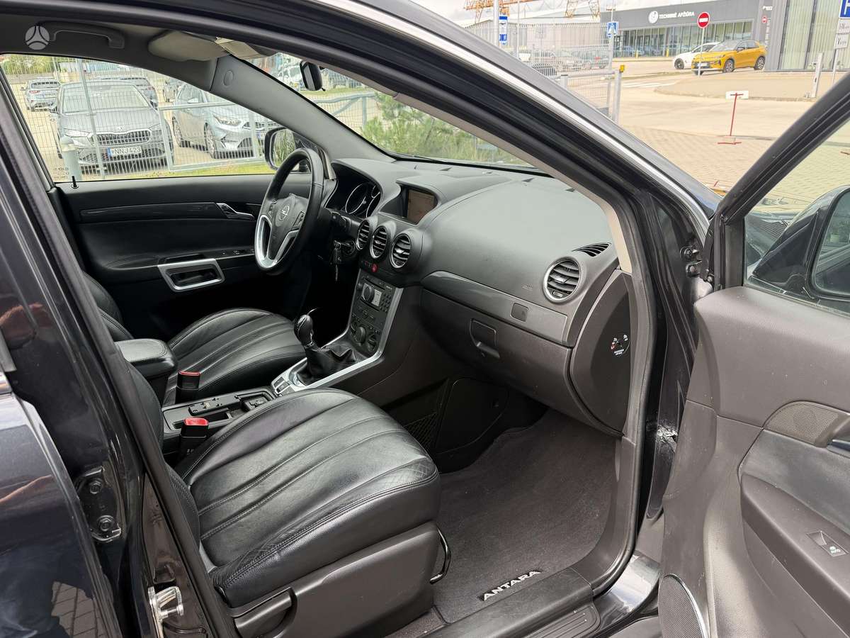Opel Antara 2011 — photo 15
