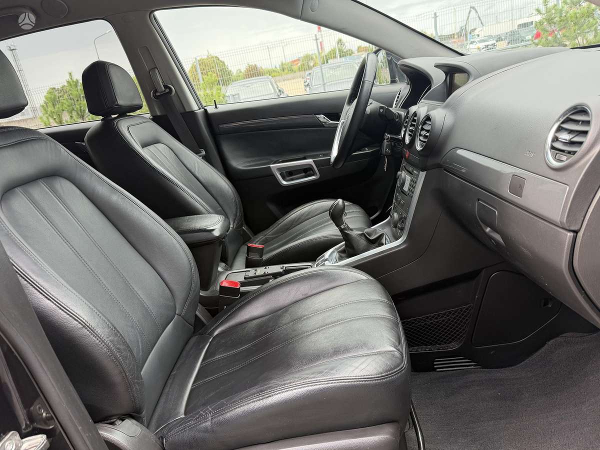 Opel Antara 2011 — photo 16