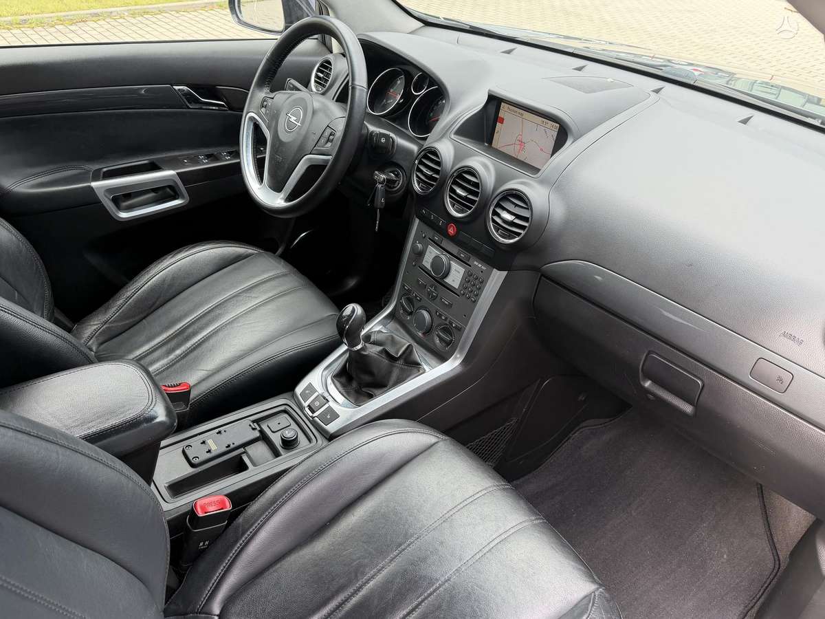 Opel Antara 2011 — photo 17