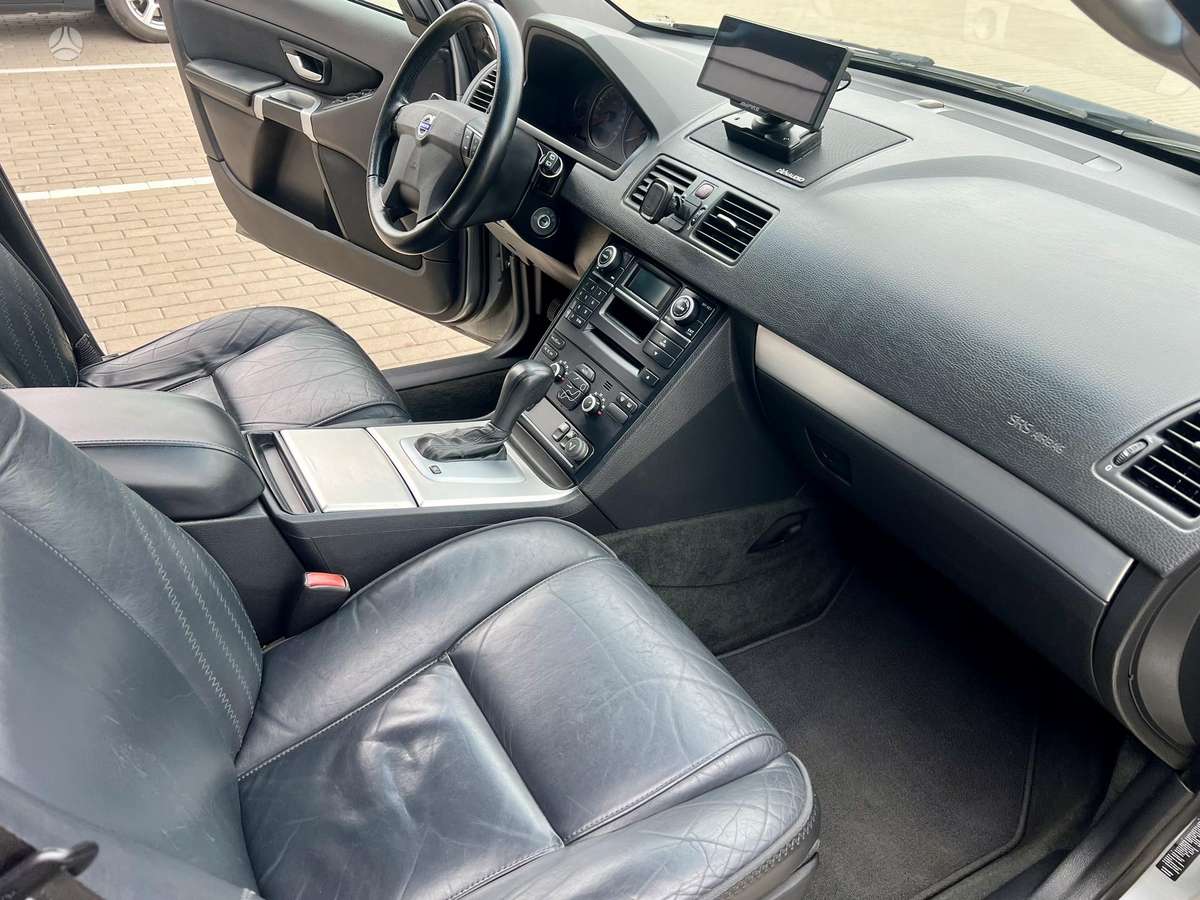 Volvo XC90 2009 — photo 18