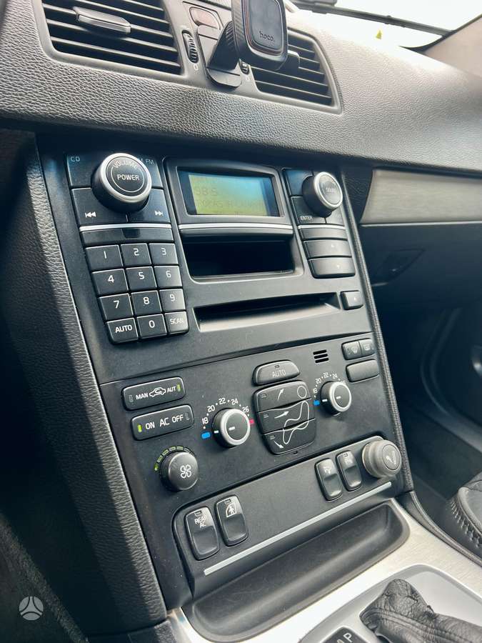 Volvo XC90 2009 — photo 24