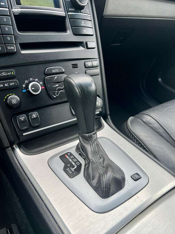 Volvo XC90 2009 — photo 25