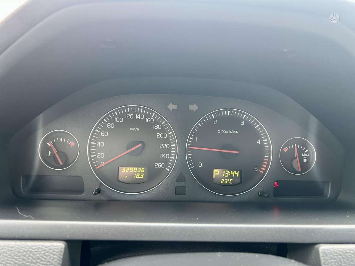 Volvo XC90 2009 — photo 26
