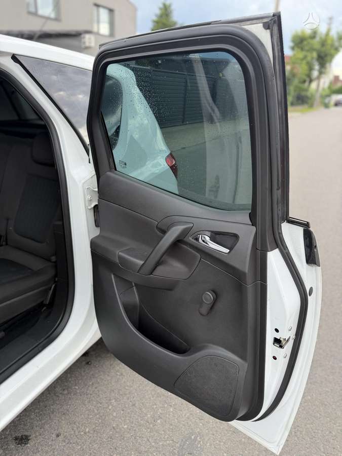Opel Meriva 2012 — photo 12