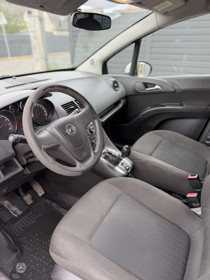 Opel Meriva 2012 — photo 13