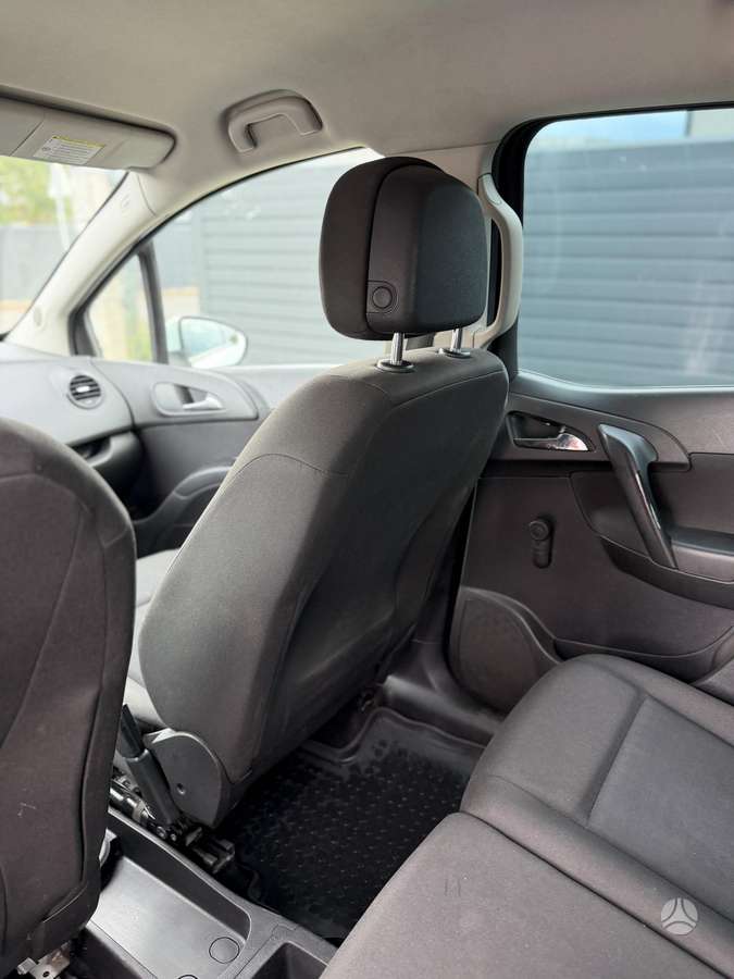 Opel Meriva 2012 — photo 15