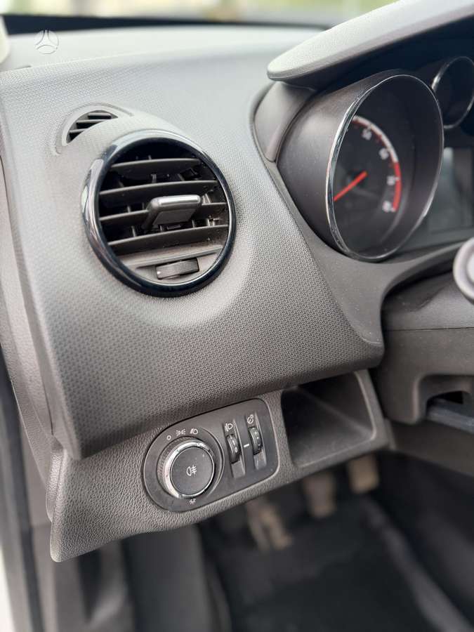 Opel Meriva 2012 — photo 20
