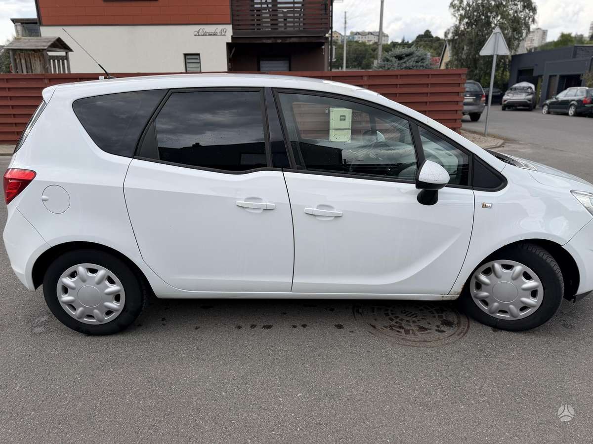 Opel Meriva 2012 — engine 1398 cm³, 101 HP (74kW)