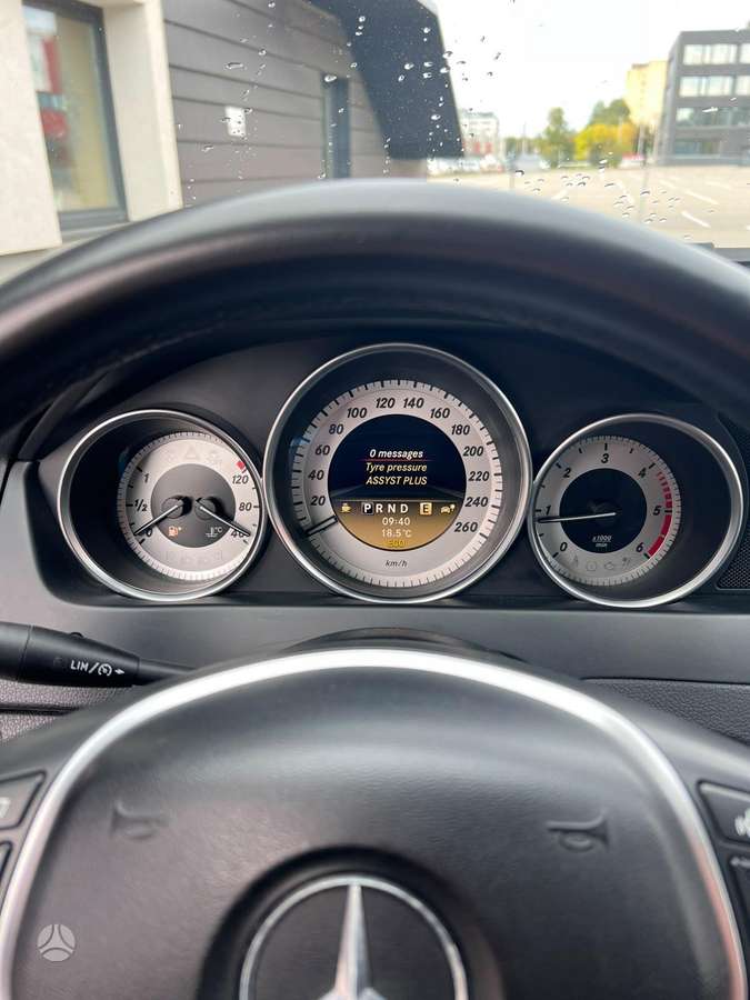 Mercedes-Benz C220 2012 — photo 10