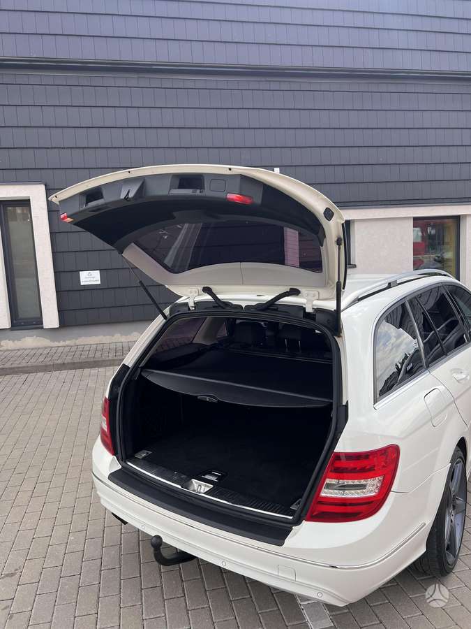 Mercedes-Benz C220 2012 — photo 12