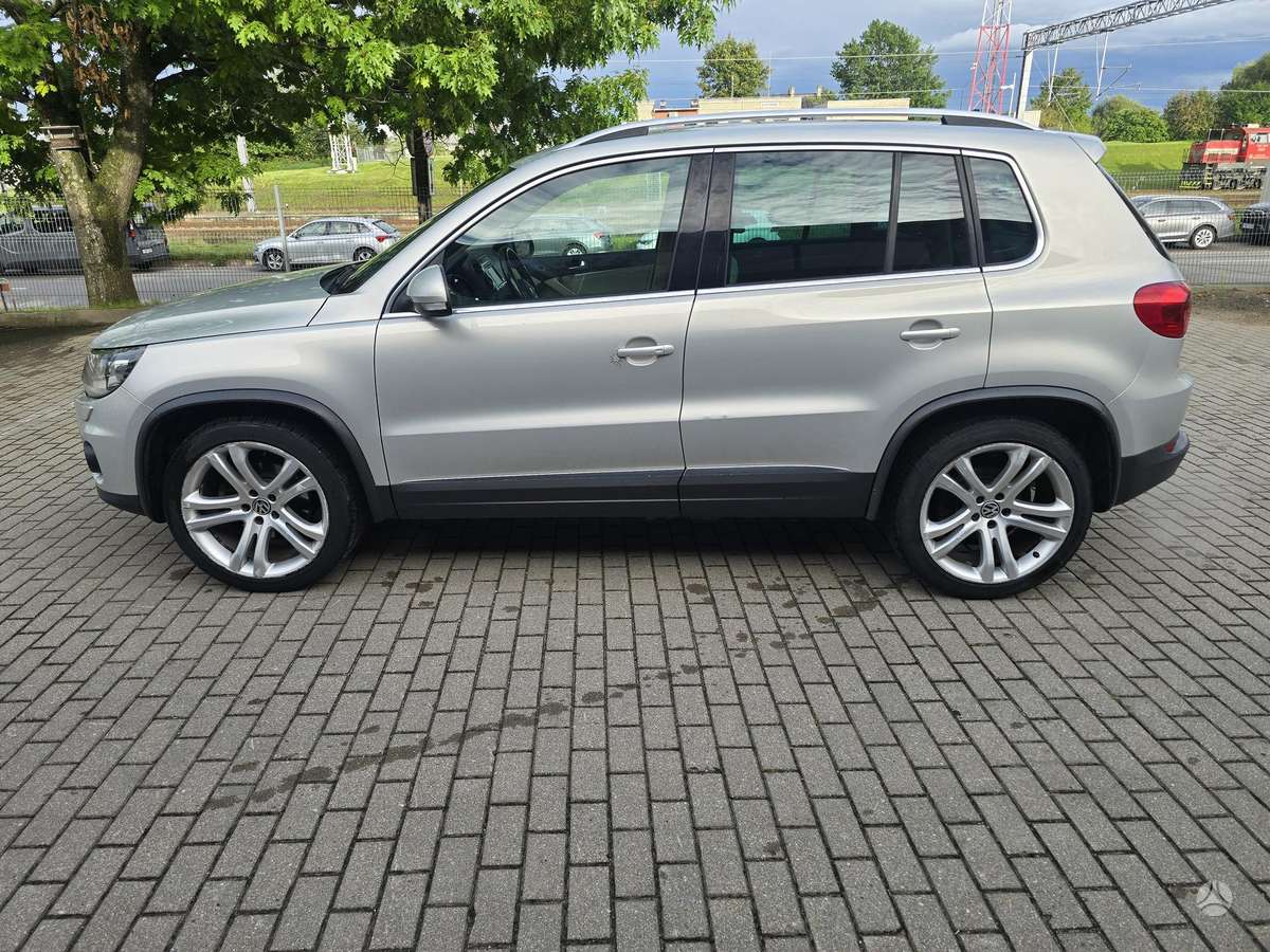 Volkswagen Tiguan 2012 — engine 1984 cm³, 200 HP (147kW)