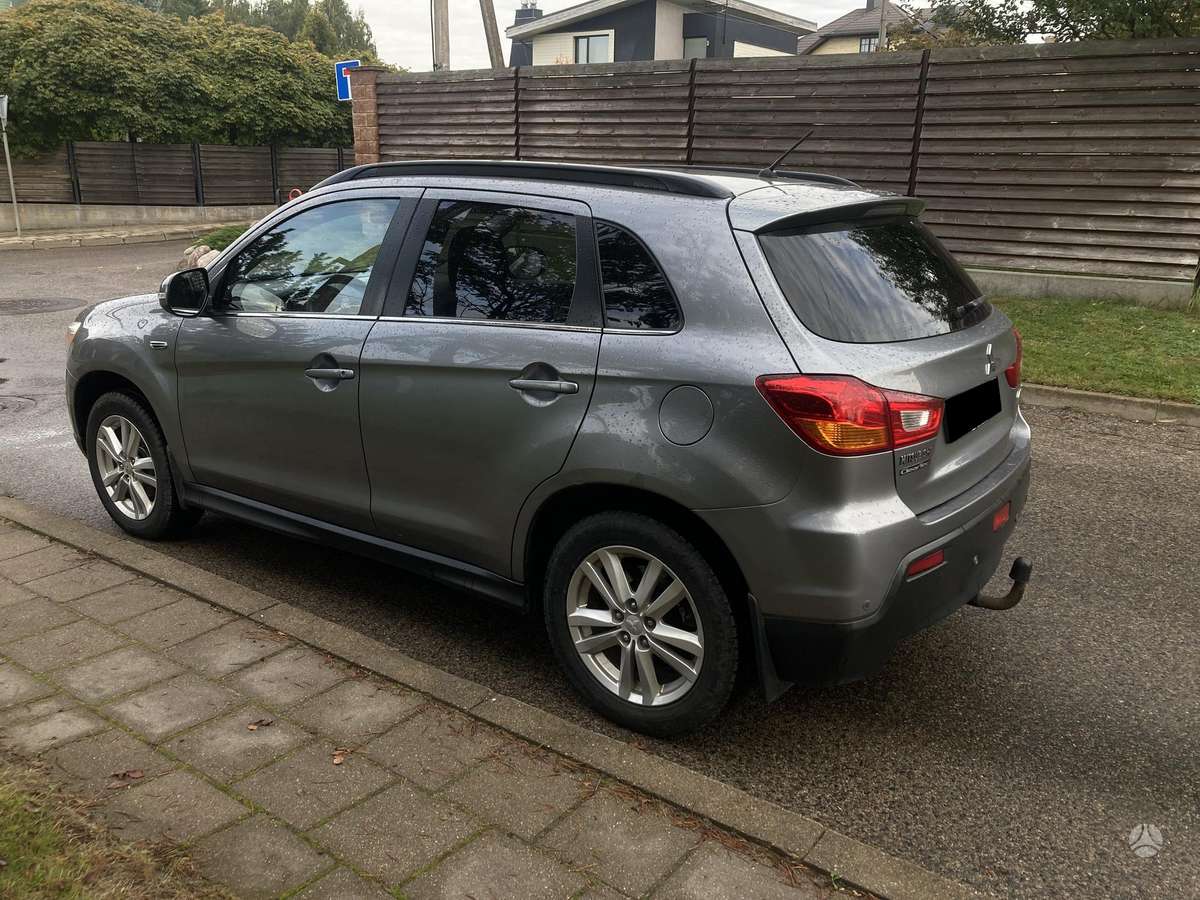 Mitsubishi ASX 2010 — interior