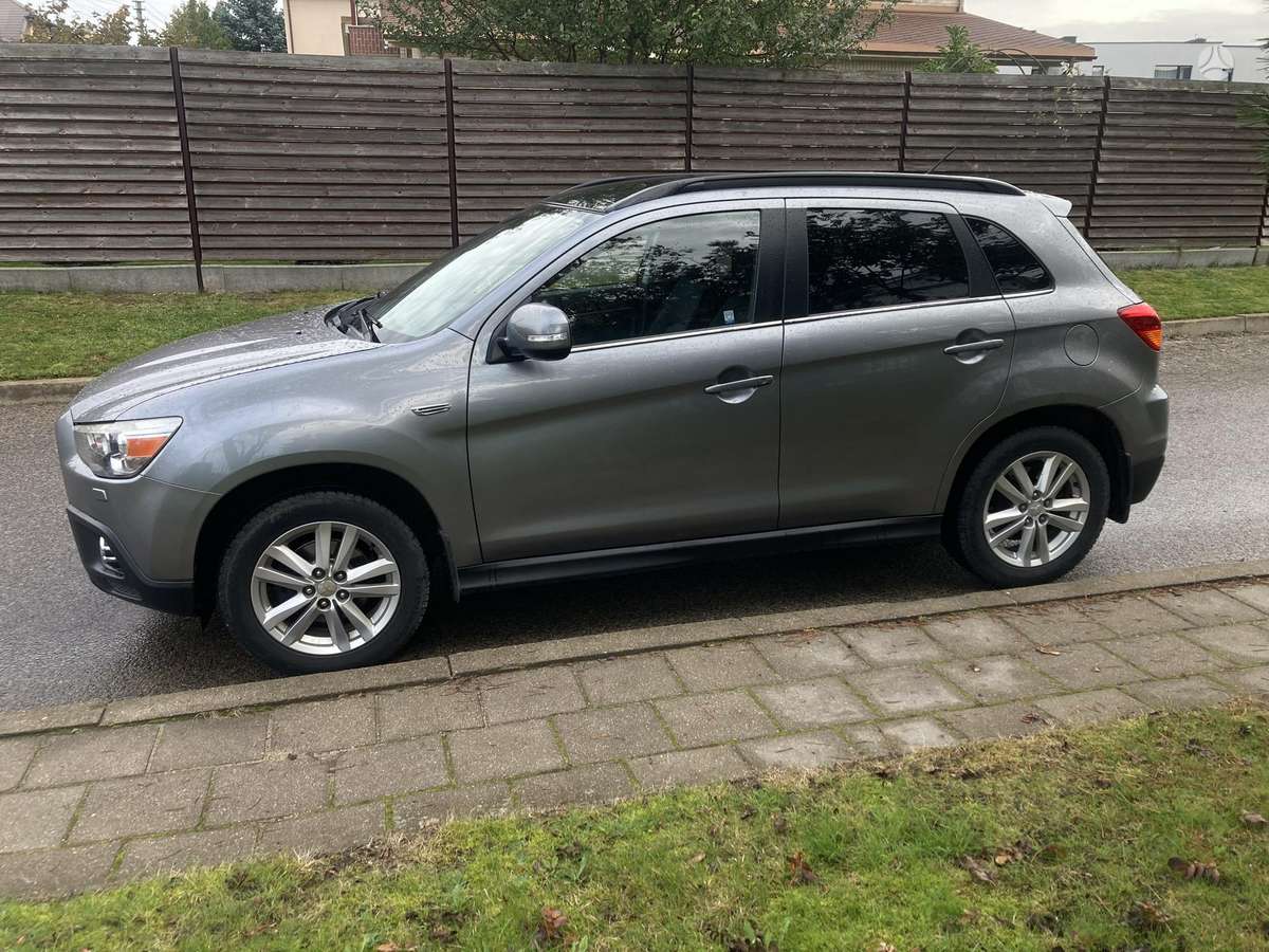 Mitsubishi ASX 2010 — photo 8