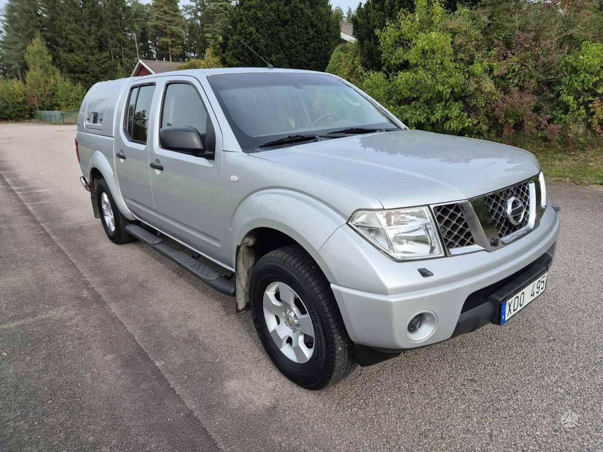 Nissan Navara 2005 — photo 11