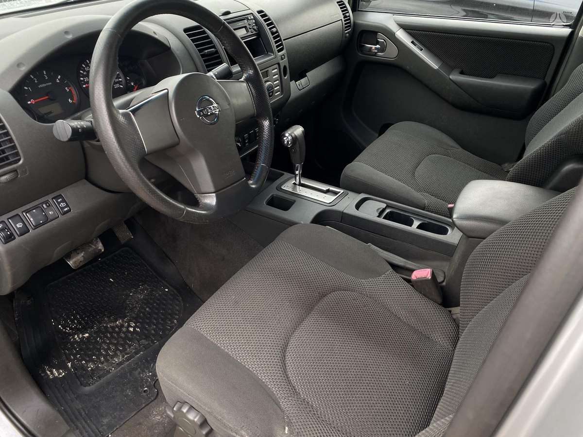 Nissan Navara 2005 — photo 18