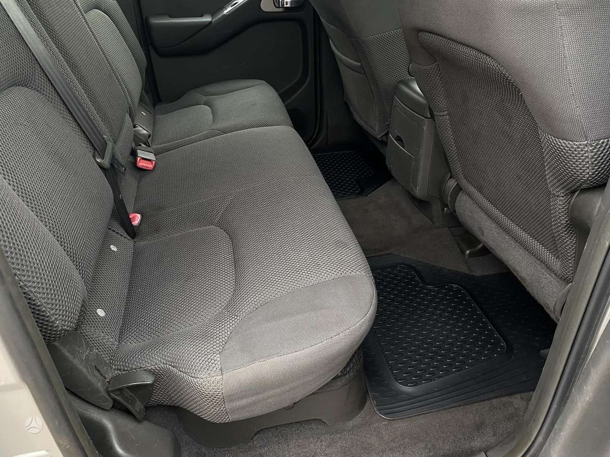 Nissan Navara 2005 — photo 19