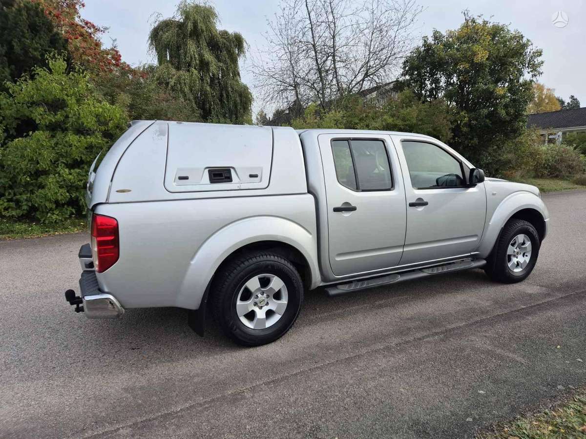 Nissan Navara 2005 — photo 8