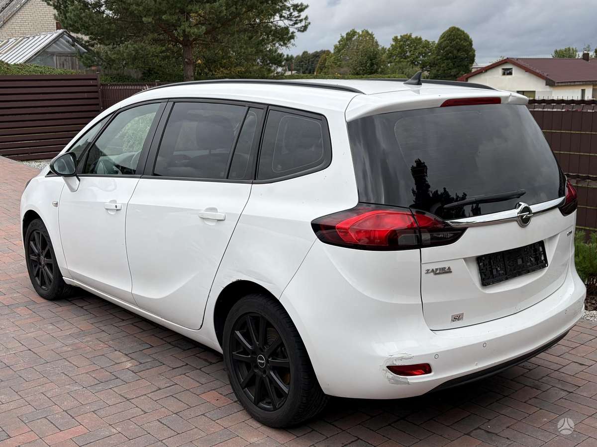 Opel Zafira 2013 — photo 7