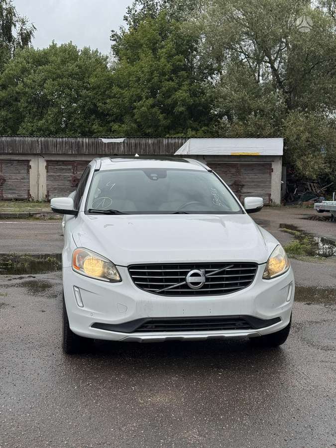 Volvo XC60 2014 — rear view