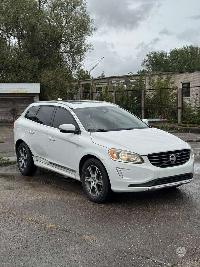 Volvo XC60 2014 — interior