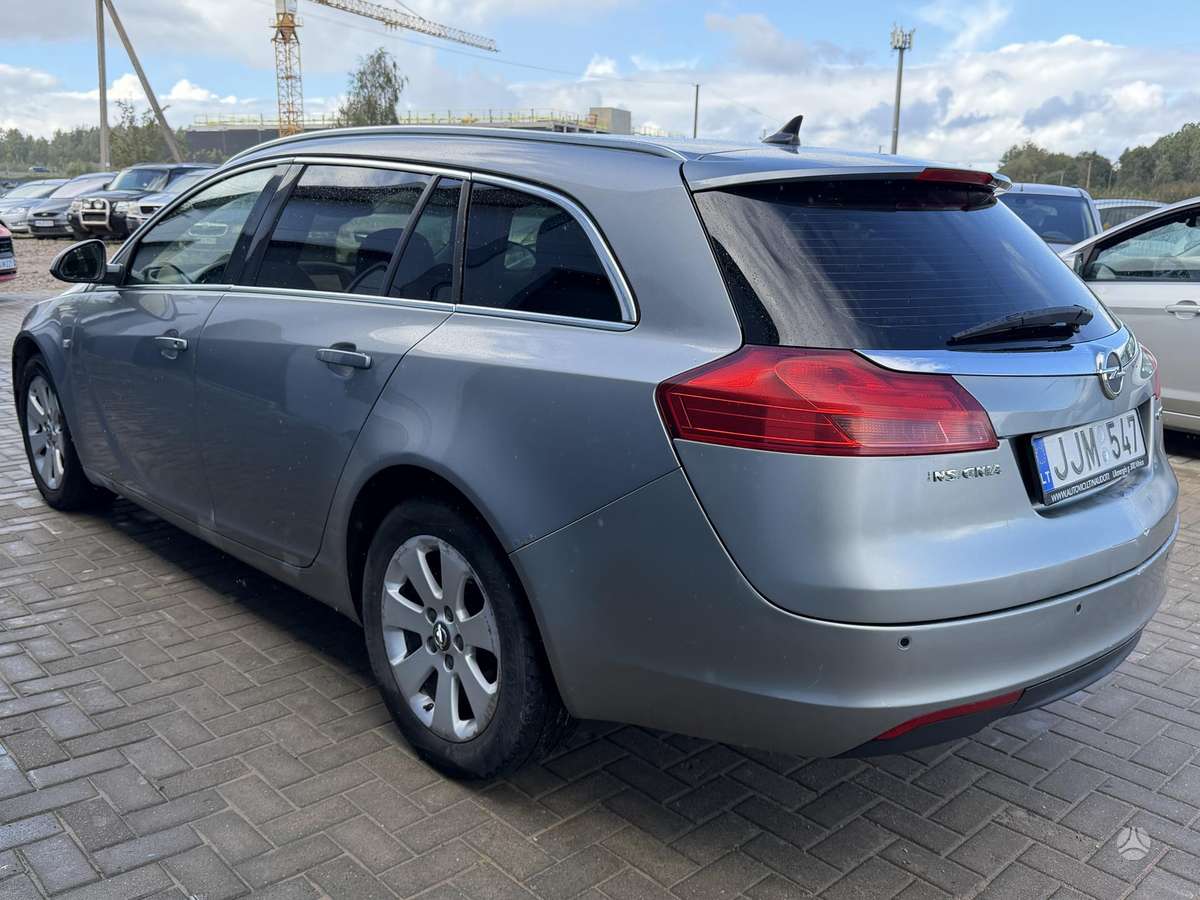 Opel Insignia 2012 — двигун 1956 cm³, 131 HP (96kW)