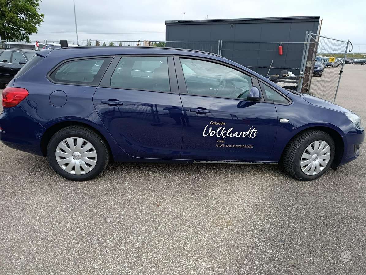 Opel Astra 2015 — photo 11