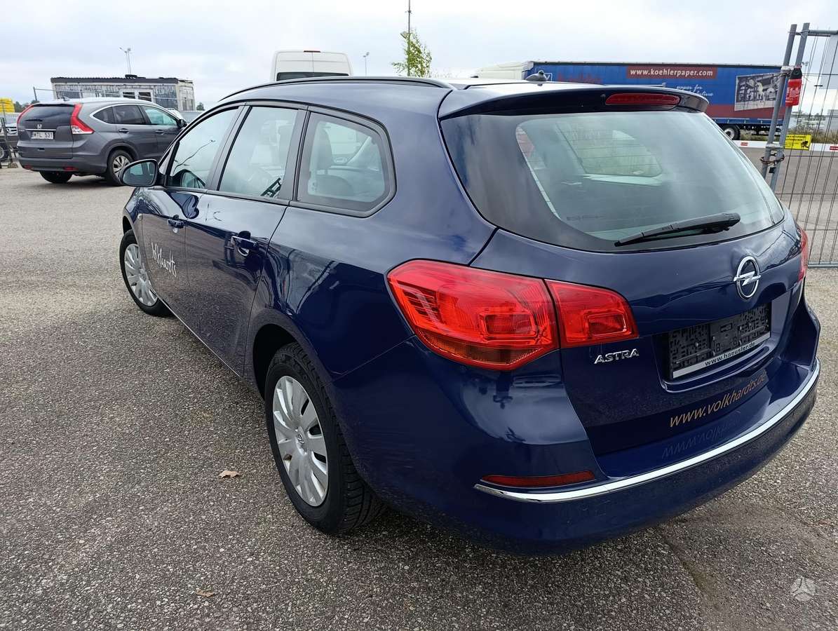 Opel Astra 2015 — photo 12