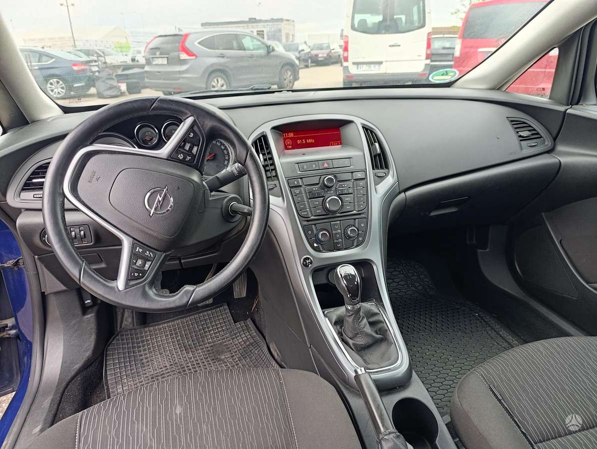 Opel Astra 2015 — photo 16