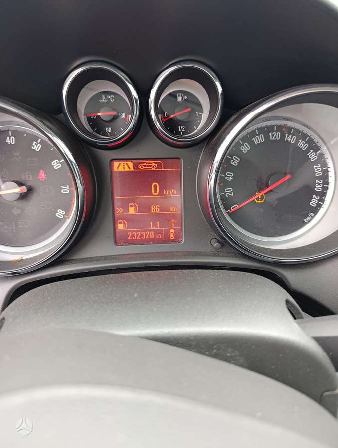 Opel Astra 2015 — photo 17