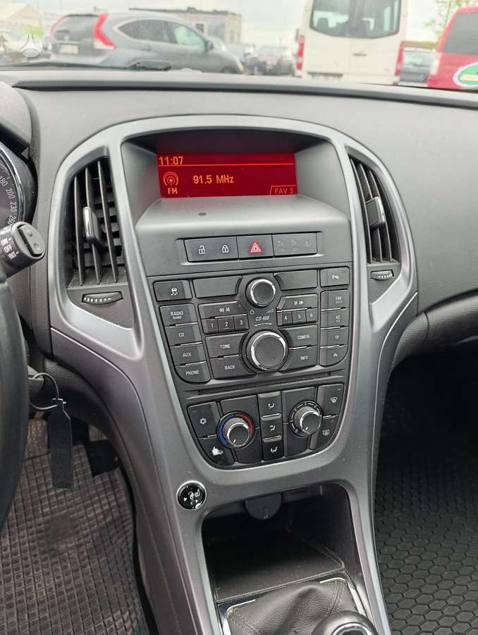 Opel Astra 2015 — photo 18