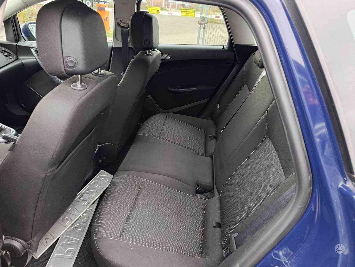 Opel Astra 2015 — photo 20