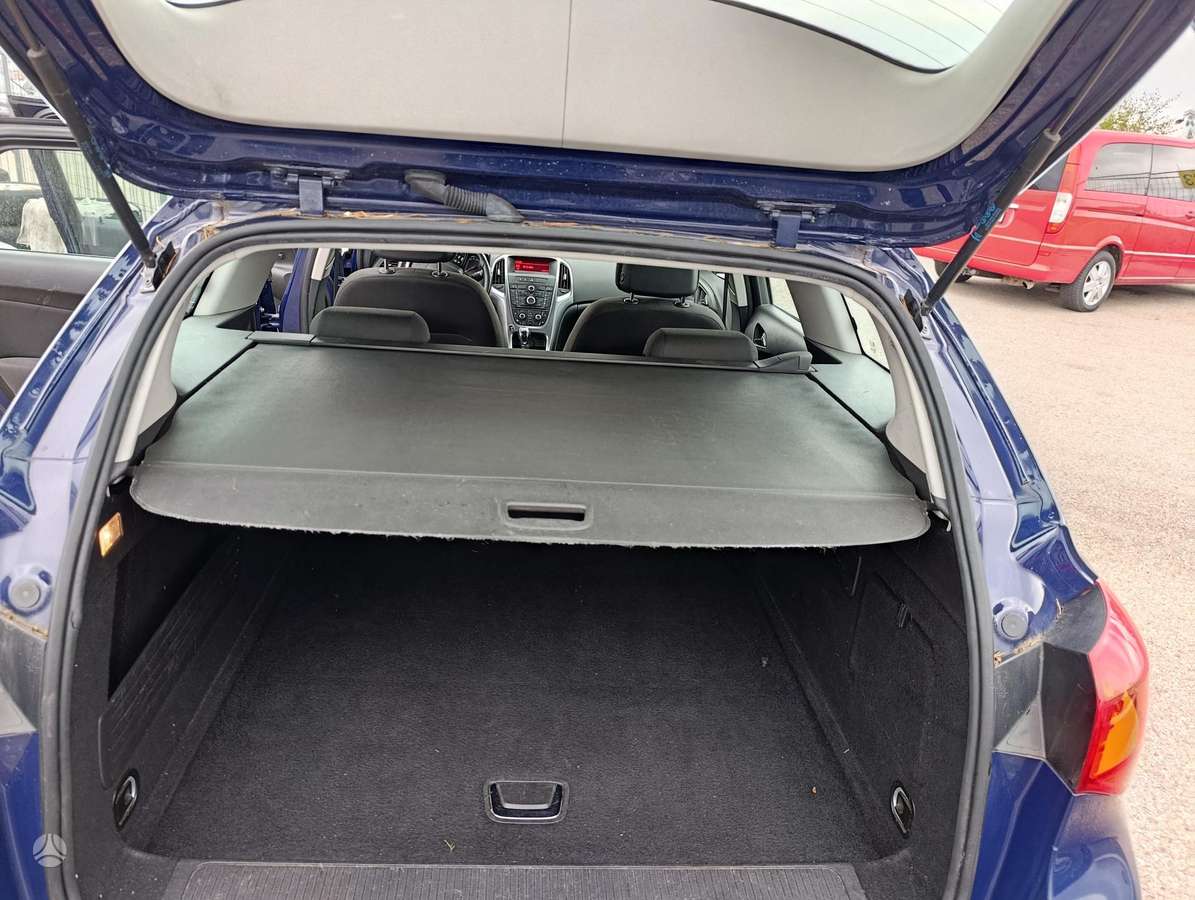 Opel Astra 2015 — photo 21