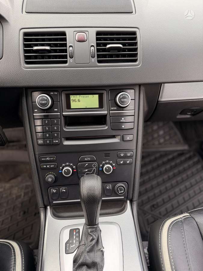 Volvo XC90 2007 — photo 26