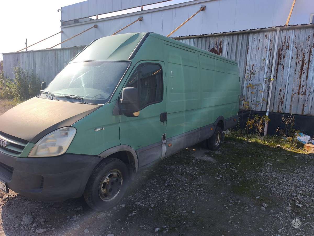 Iveco Daily 2010 — вигляд ззаду