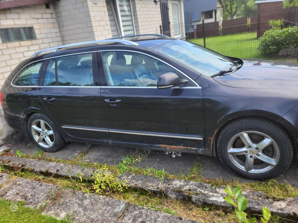 Skoda Superb 2011 — photo 10