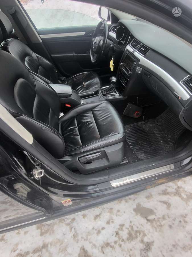 Skoda Superb 2011 — photo 6