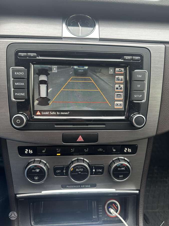 Volkswagen Passat 2013 — photo 8