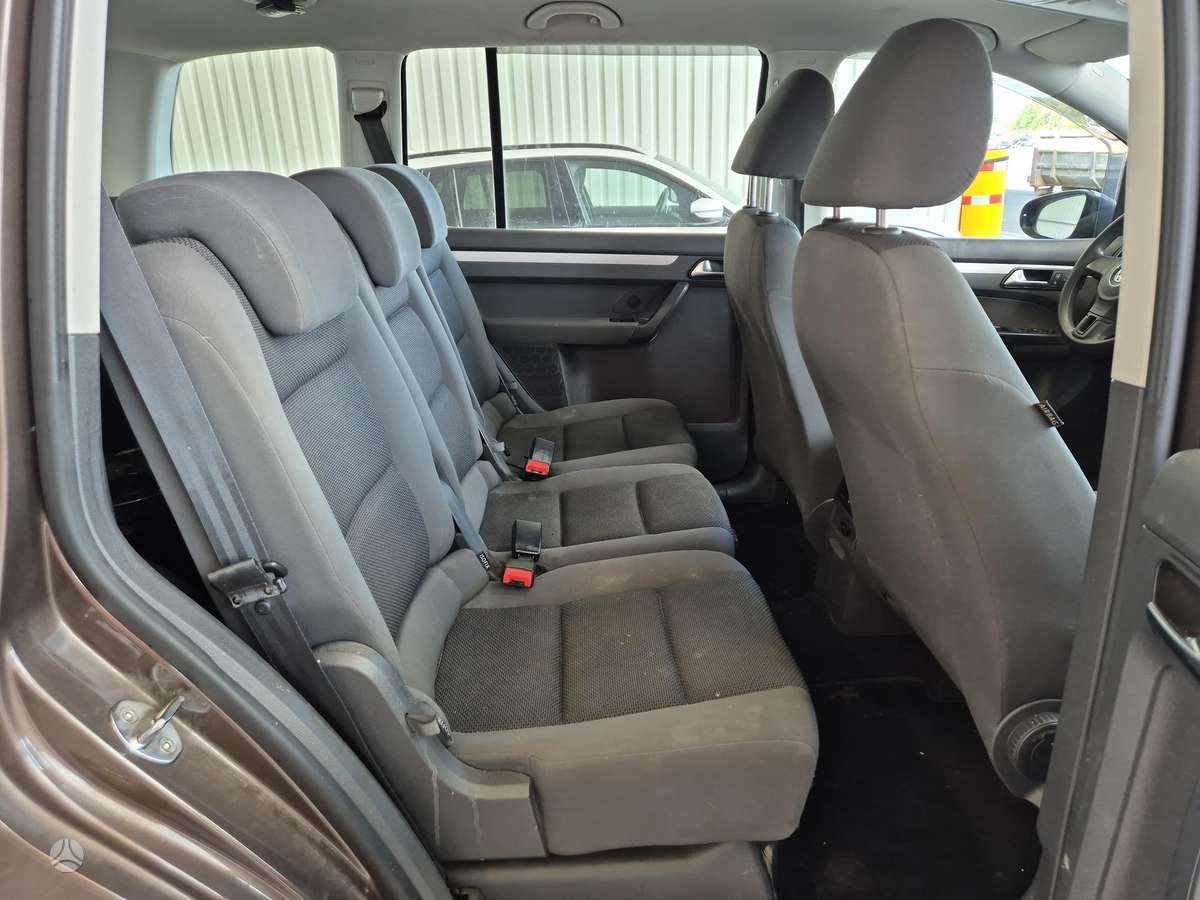 Volkswagen Touran 2012 — photo 6