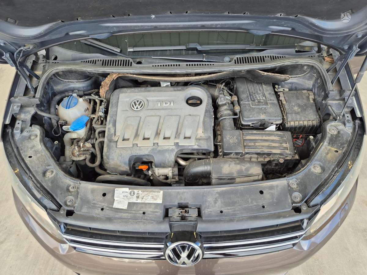 Volkswagen Touran 2012 — photo 8