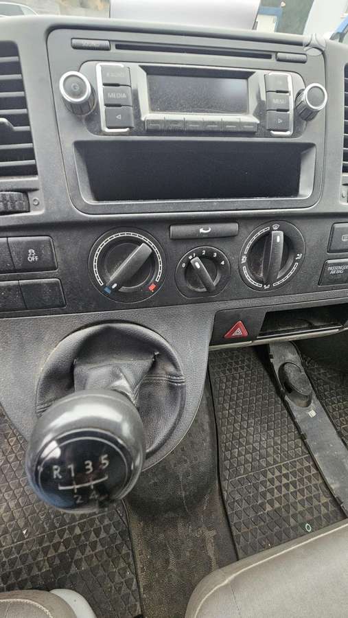 Volkswagen Transporter 2014 — photo 12