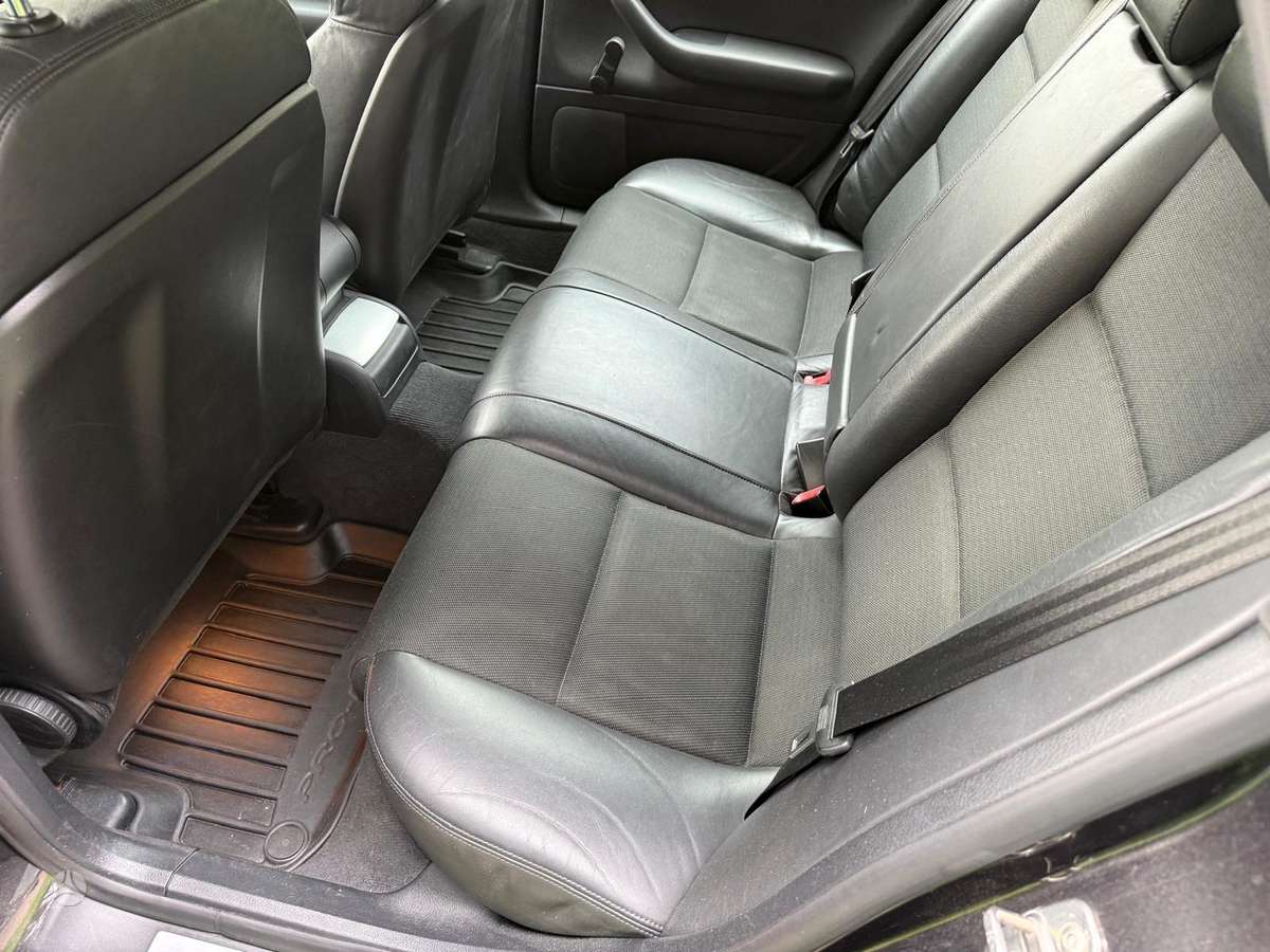Audi A4 2007 — photo 18