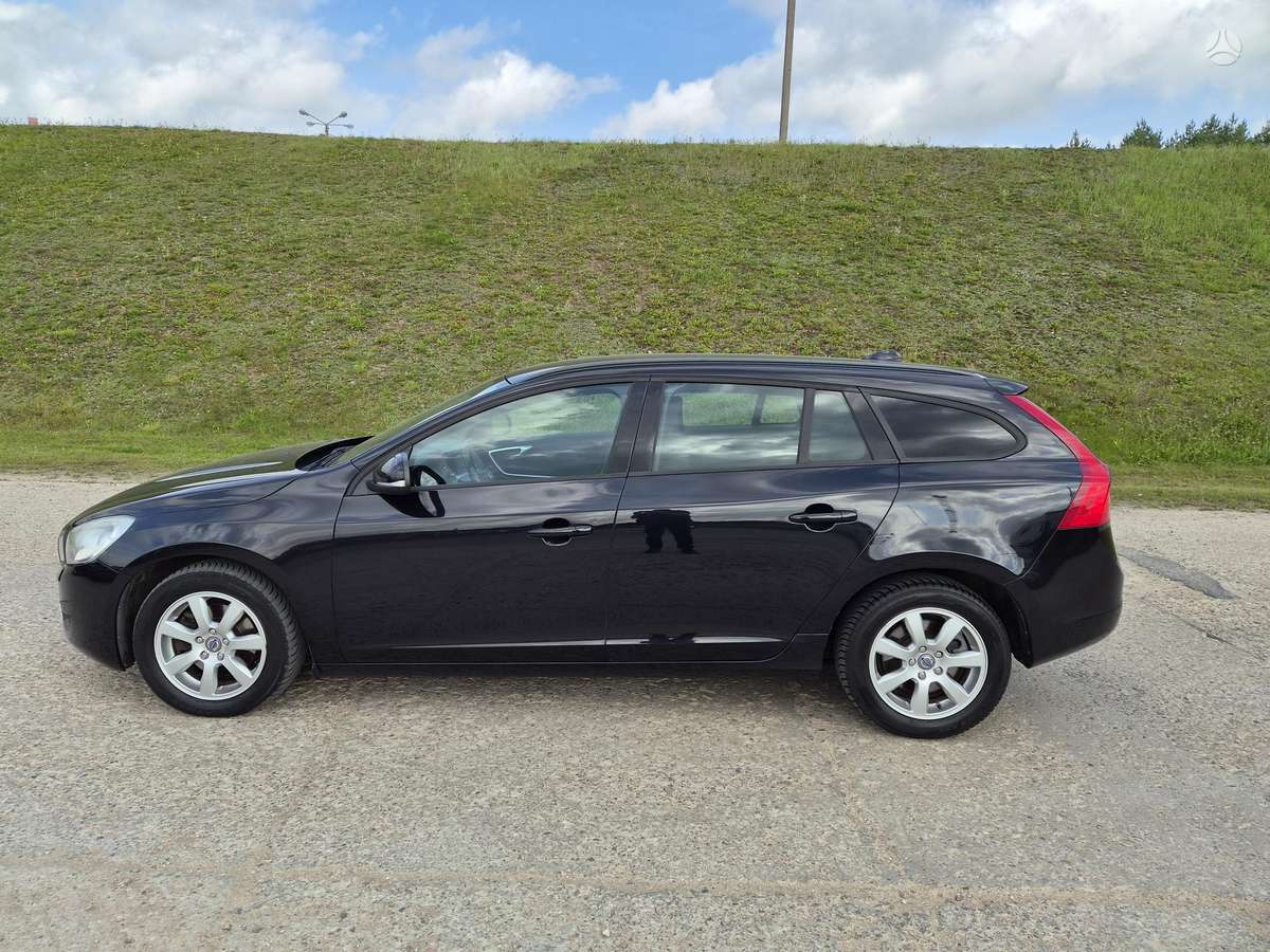 Volvo V60 2013 — вигляд ззаду