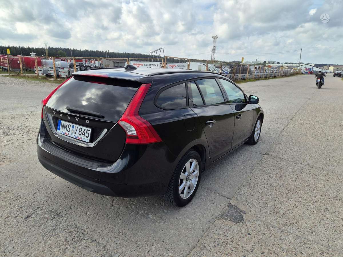 Volvo V60 2013 — двигун 1984 cm³, 163 HP (120kW)